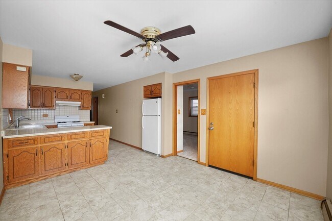 Building Photo - 6212 S Major Ave