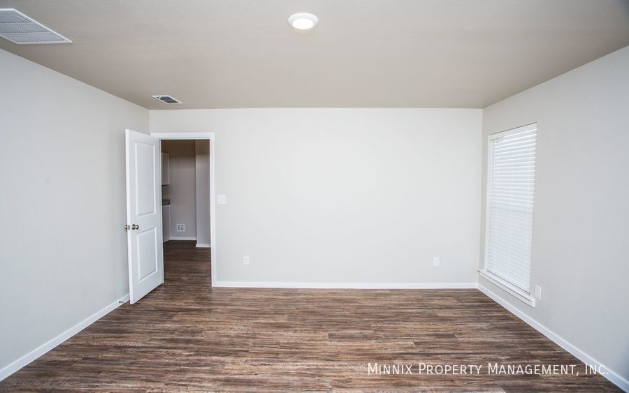 Building Photo - 2122 Kirksey Ave