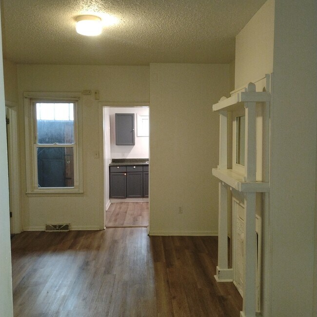 Building Photo - 452 A Hudson Ave