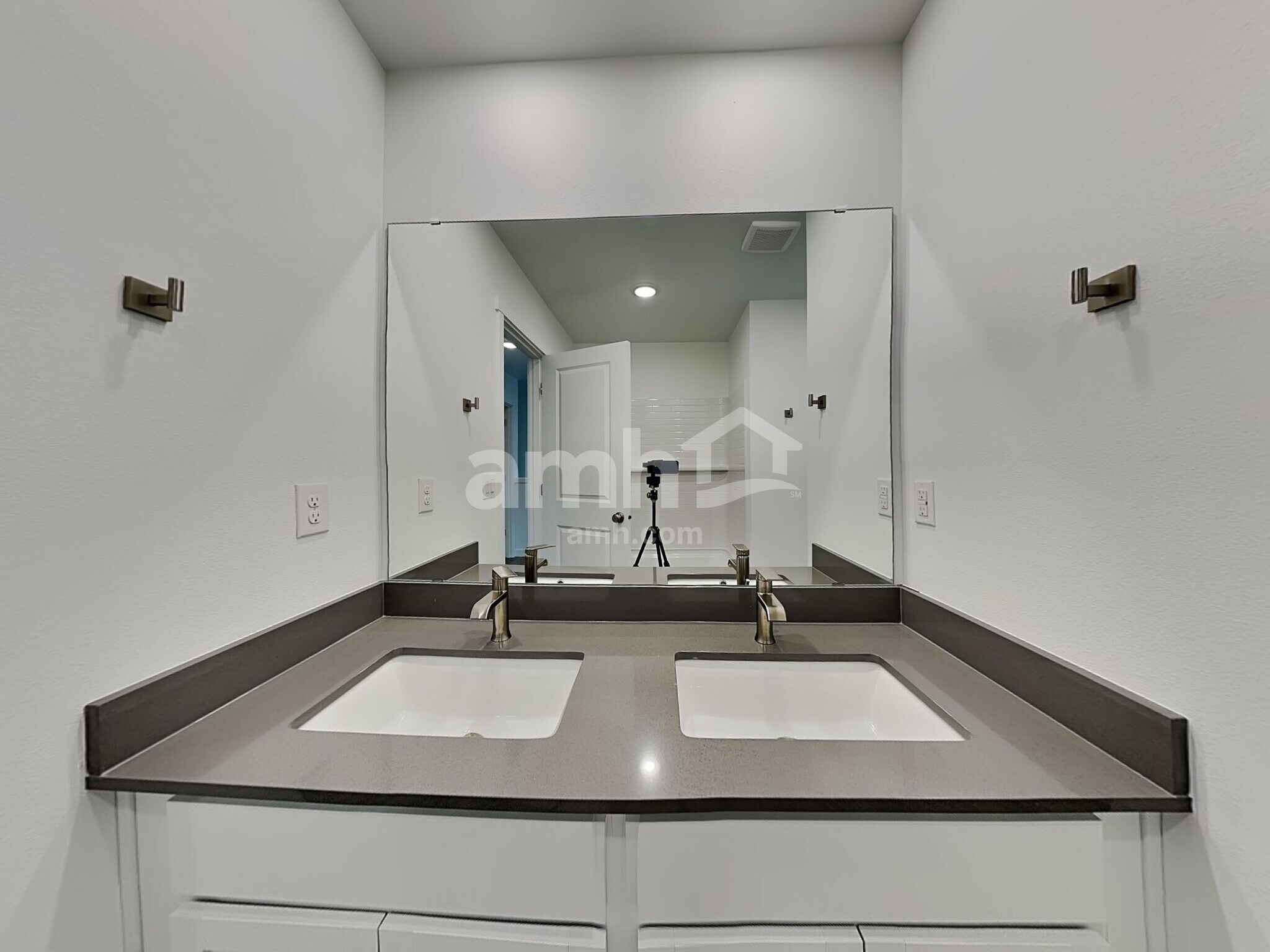 Building Photo - 5133 Turnstone St SE