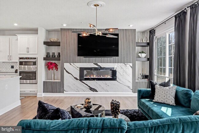 Building Photo - 10878 Foxtrot Cir