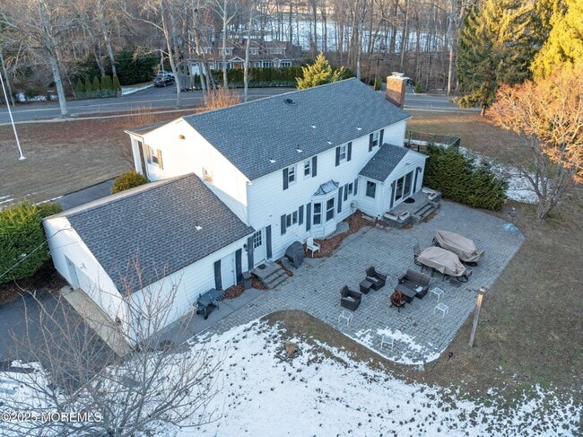 Building Photo - 25 Surrey Ln