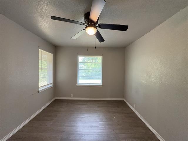 Building Photo - 3316 Shorewood Dr