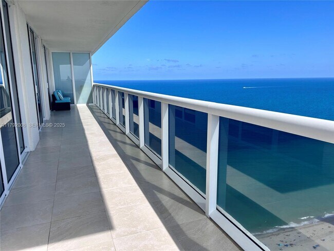 Building Photo - 1830 S Ocean Dr