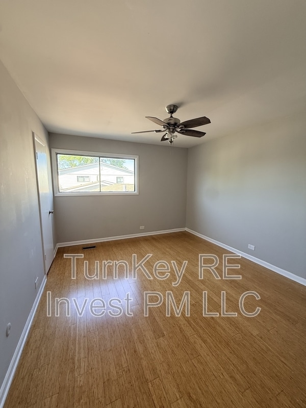 Building Photo - 722 Whitesail Dr