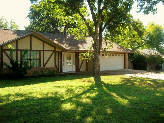 Primary Photo - 255 Meadowlakes Dr