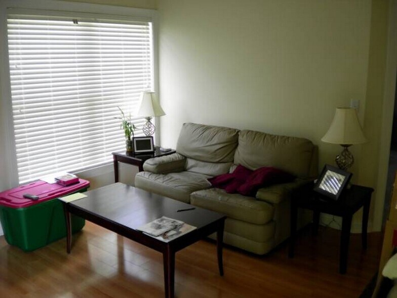 Building Photo - 2045 Central Ave