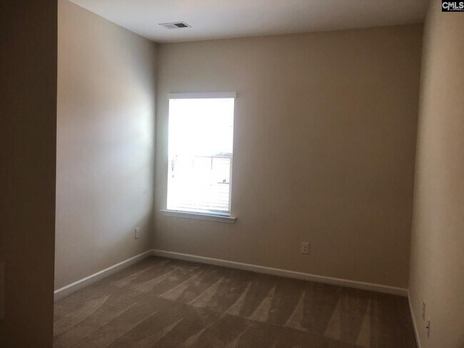 Building Photo - 764 Ruskin Dr