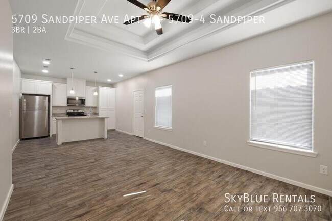 Building Photo - 5709 Sandpiper Ave