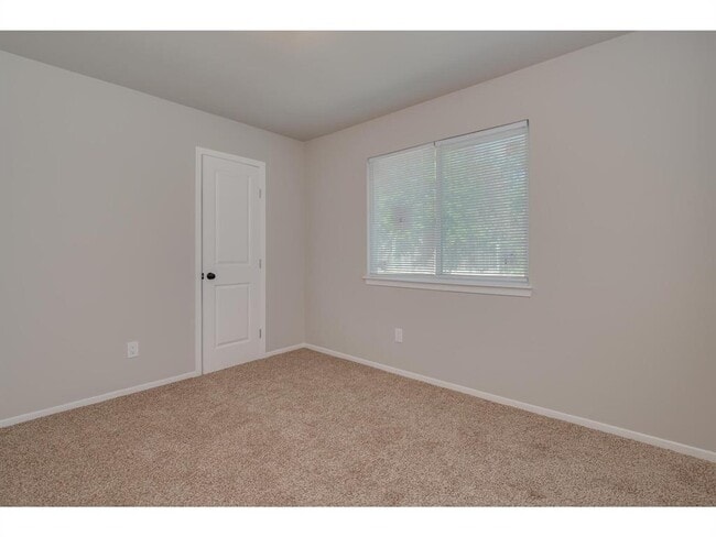 Building Photo - 606 Elderberry Cove