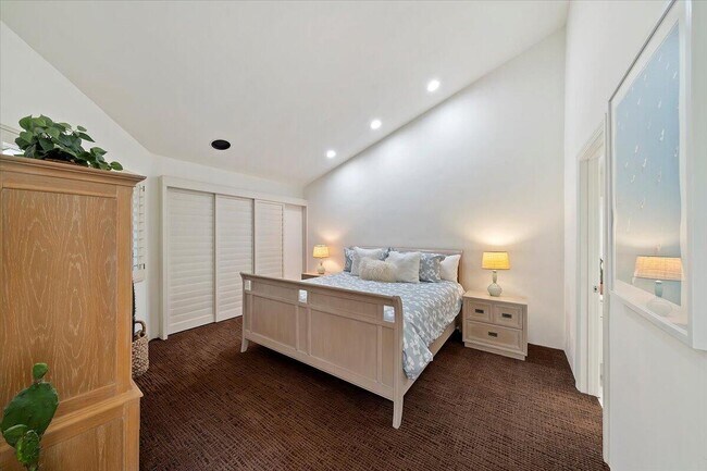 Building Photo - 38615 Palm Valley Dr