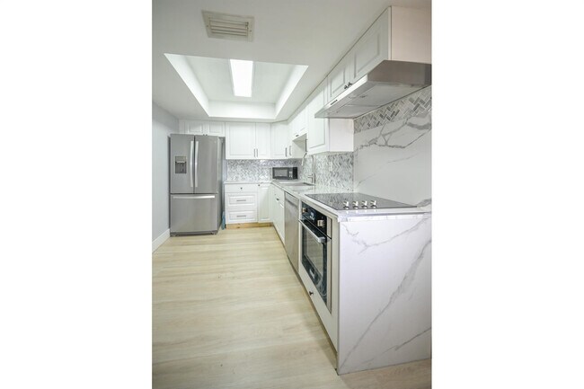 Building Photo - 1775 Washington Ave