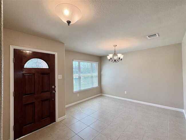 Building Photo - 23806 Willow Haven Dr