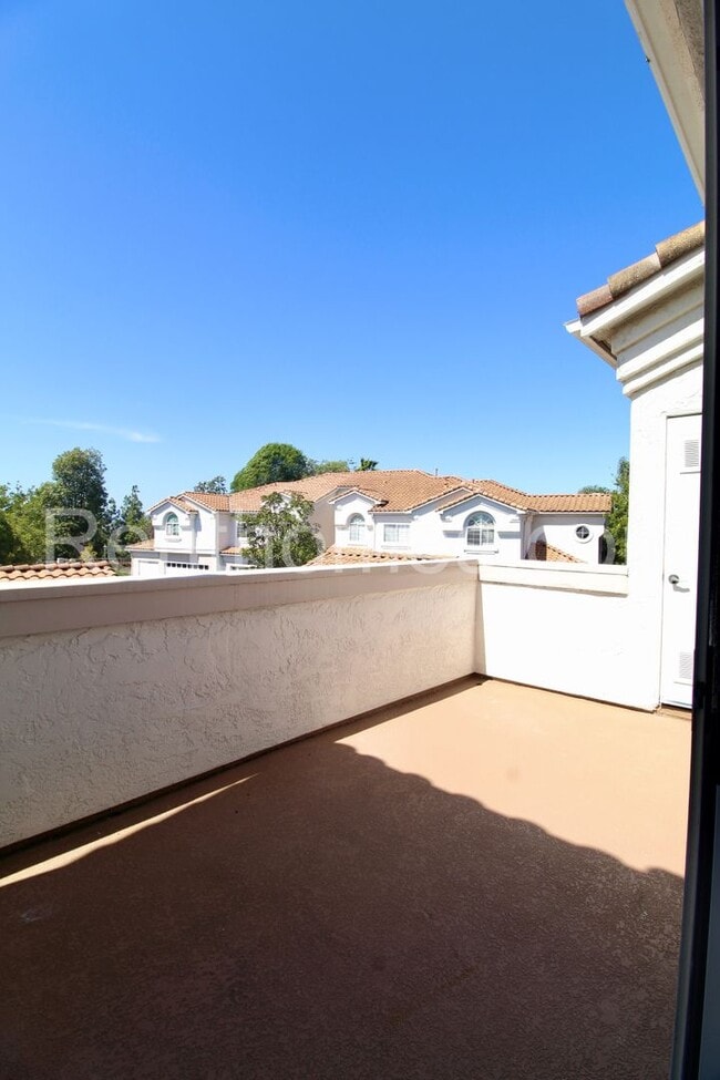 Building Photo - San Marcos, 1897 Matin Circle #217 - Great location! Close to shopping, restaurants, and easy acc...