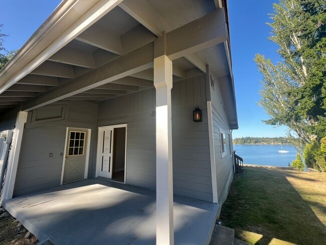 Building Photo - Beachfront Cabin on Henderson Inlet