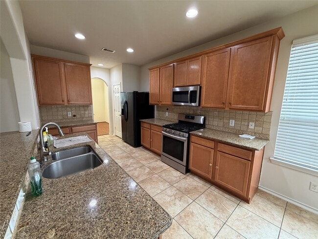 Building Photo - 6826 Pheasant Oak Dr