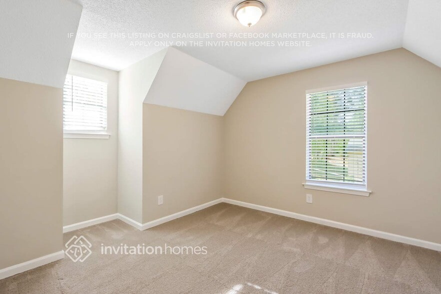 Building Photo - 155 Russell Dr