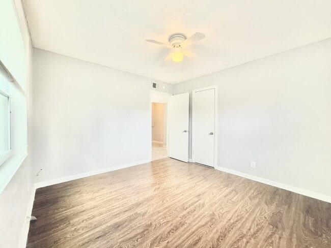 Building Photo - 1138 30th St S