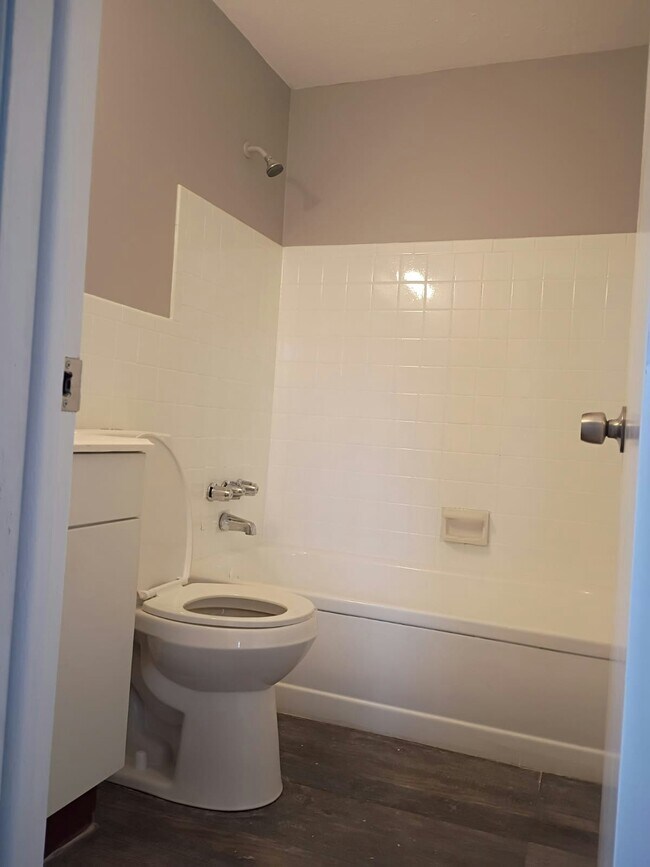 Building Photo - 13430 Euclid Ave