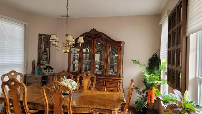 Building Photo - 19 Jason Ct