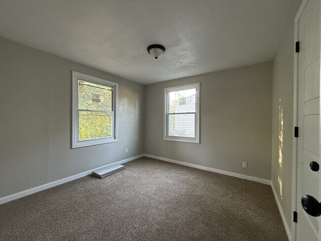 Building Photo - 2753 N 34th St