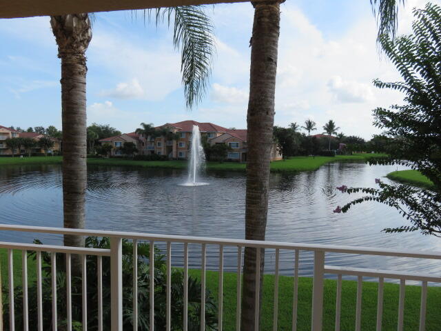 Building Photo - 181 SW Palm Dr