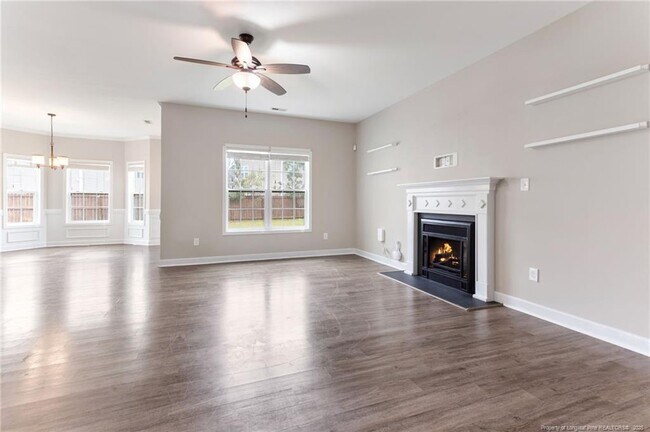 Building Photo - 573 Wedgefield Dr