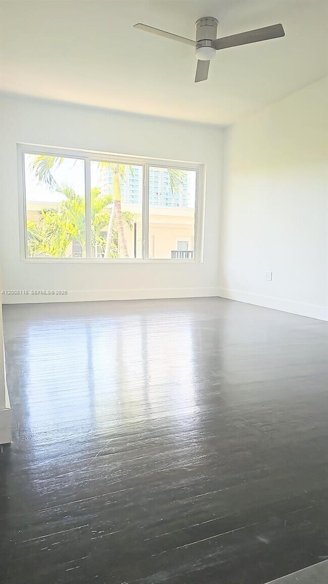 Building Photo - 7325 Byron Ave