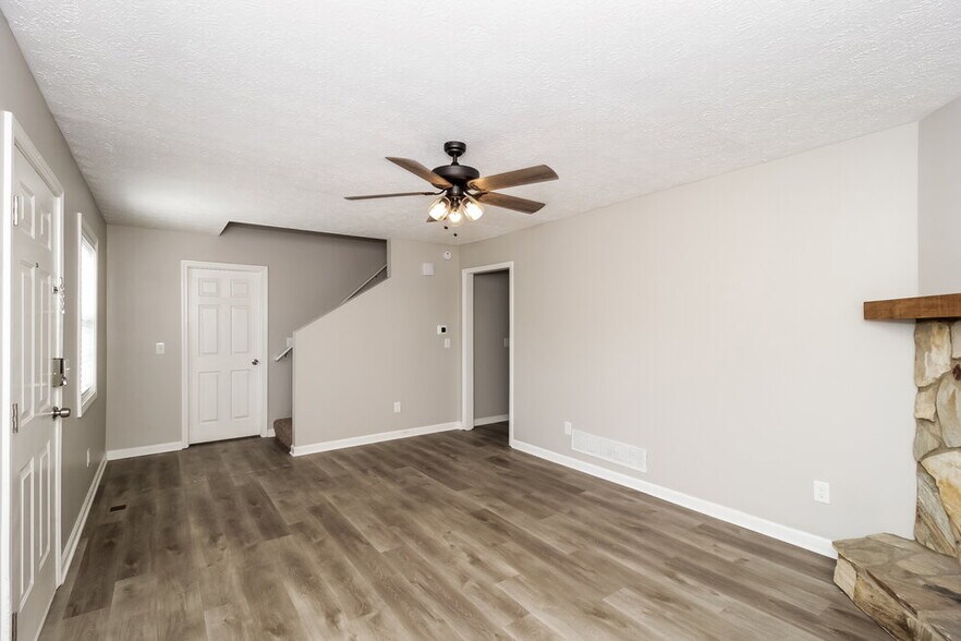 Building Photo - 3756 Cherokee Overlook Dr