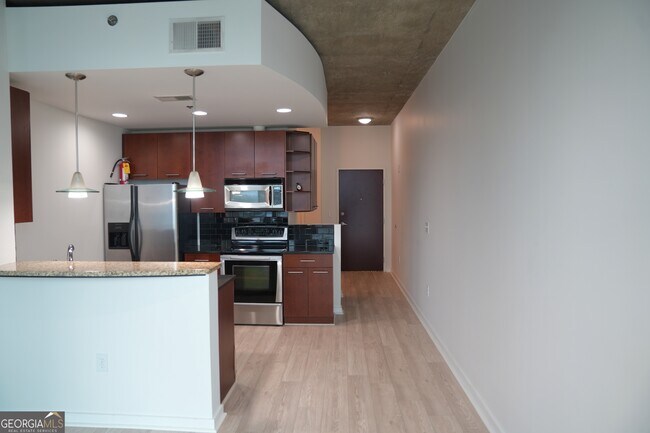 Building Photo - 3324 Peachtree Rd NE