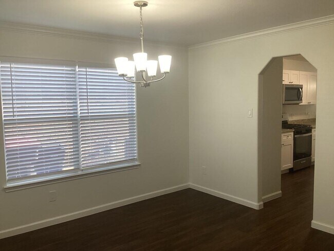 Building Photo - 9023 Grand Villa Ln