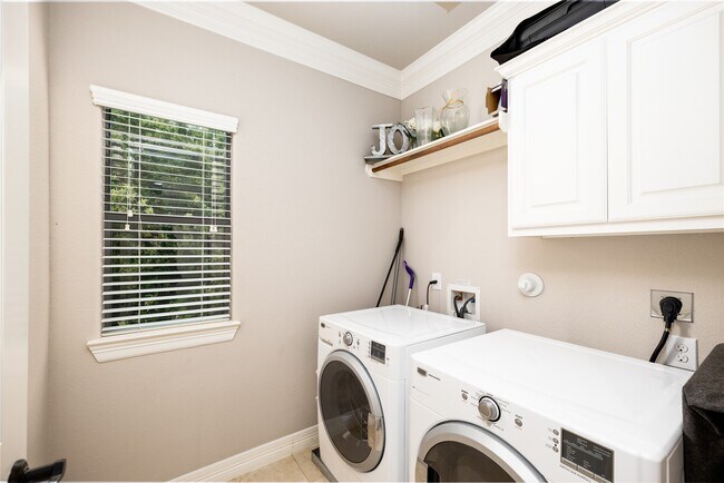 Building Photo - 5513 Livorno Way