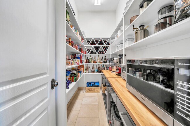 Building Photo - 1393 Sunset Beach Dr