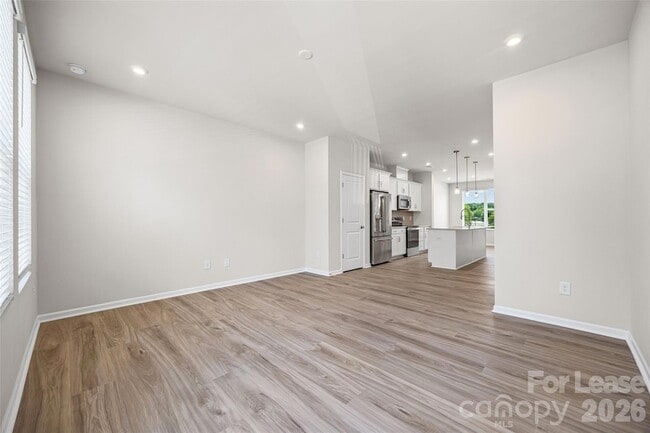 Building Photo - 5640 Kingspan Dr