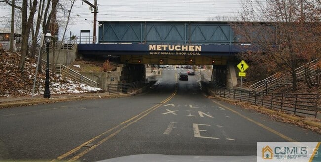 Building Photo - 203 Woodbridge Ave