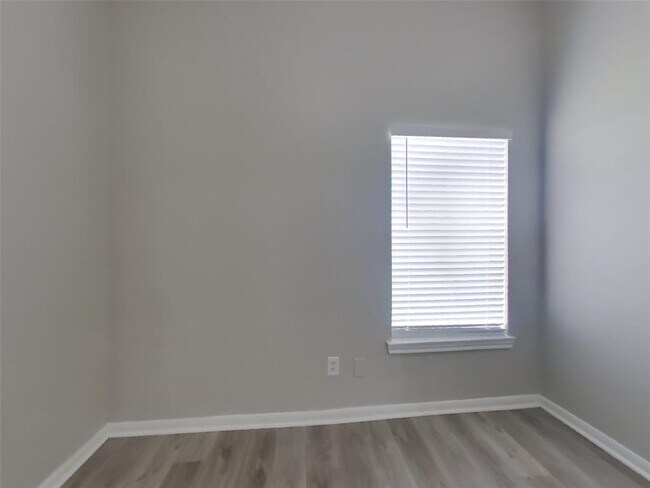 Building Photo - 3211 Kelling St