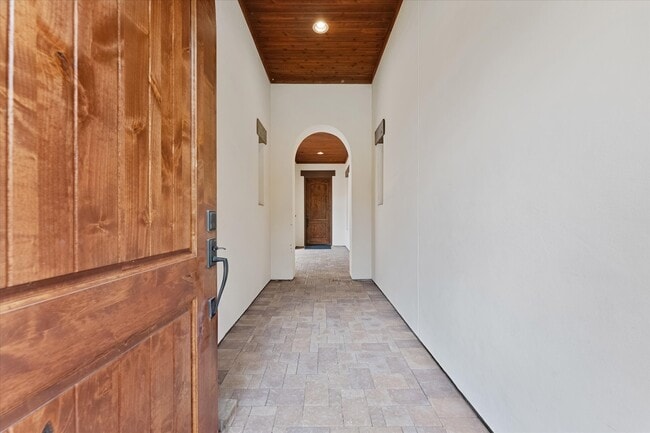 Building Photo - 19 Paloma Bend Pl
