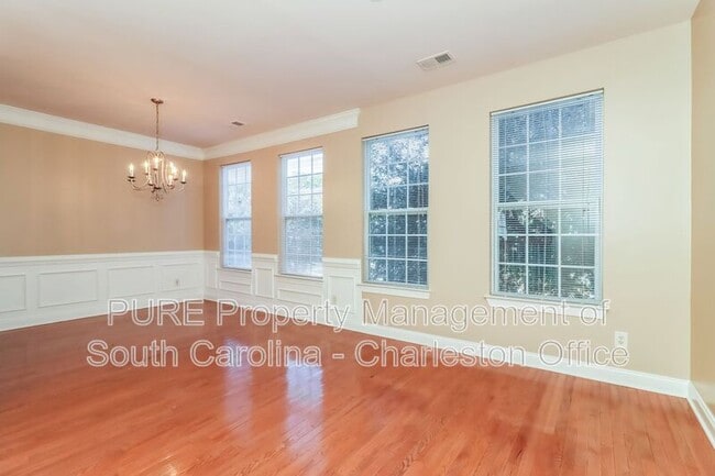 Building Photo - 9034 Parlor Dr