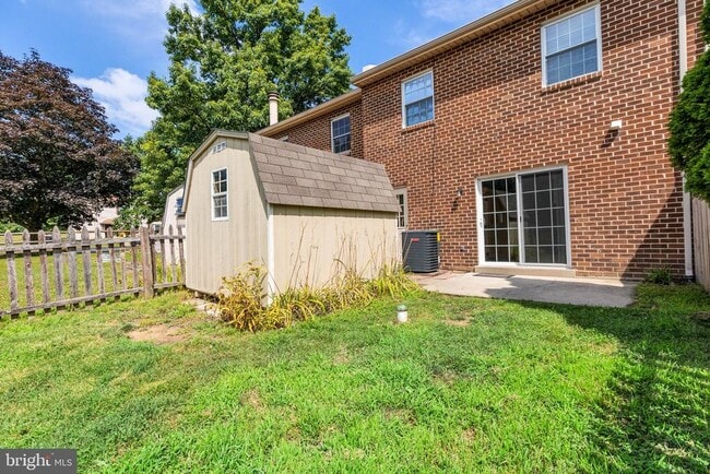 Building Photo - 303 Kidwelly Ct