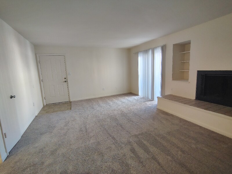 Building Photo - 600 Reusens Rd