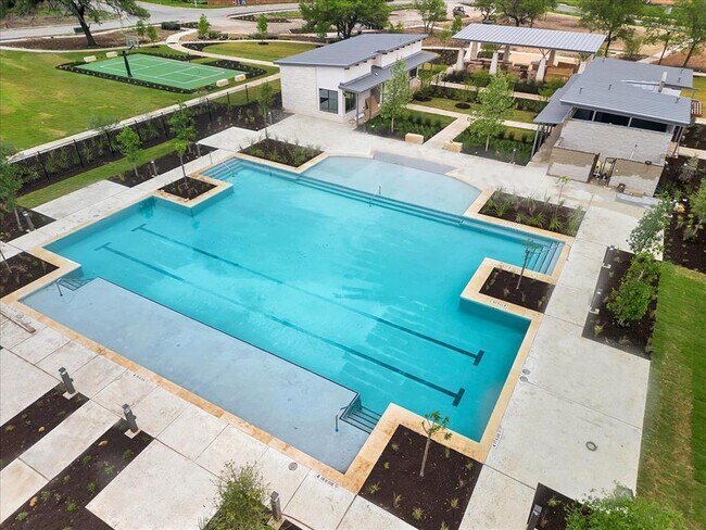 Building Photo - 135 Independence Dr