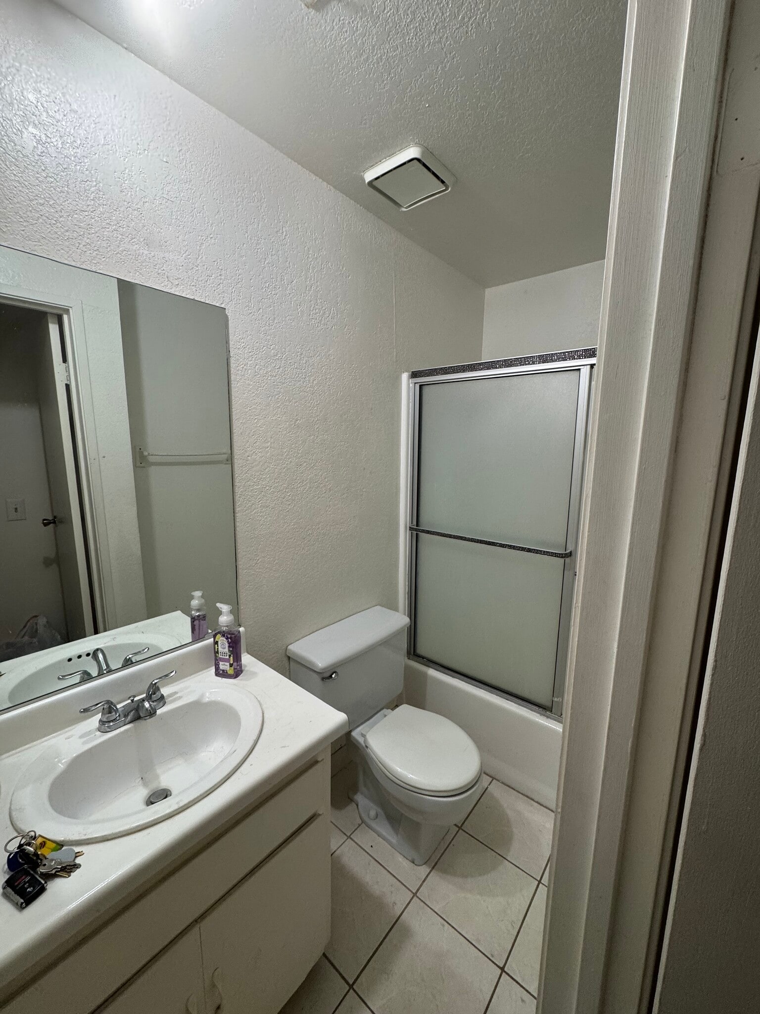Building Photo - 2825 N Los Felices Rd