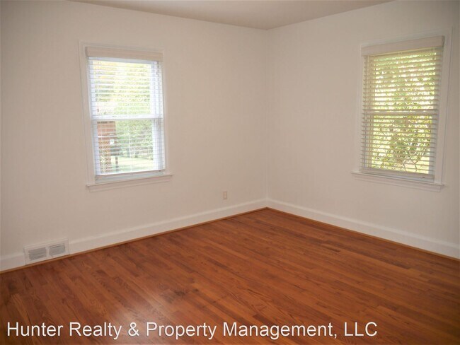 Building Photo - 4 br, 3 bath House - 3909 Guinevere Lane
