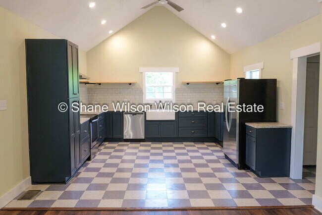 Building Photo - 799 Reed Pond Rd NW
