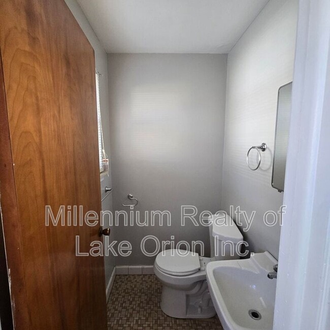 Building Photo - 11539 Hanford Dr