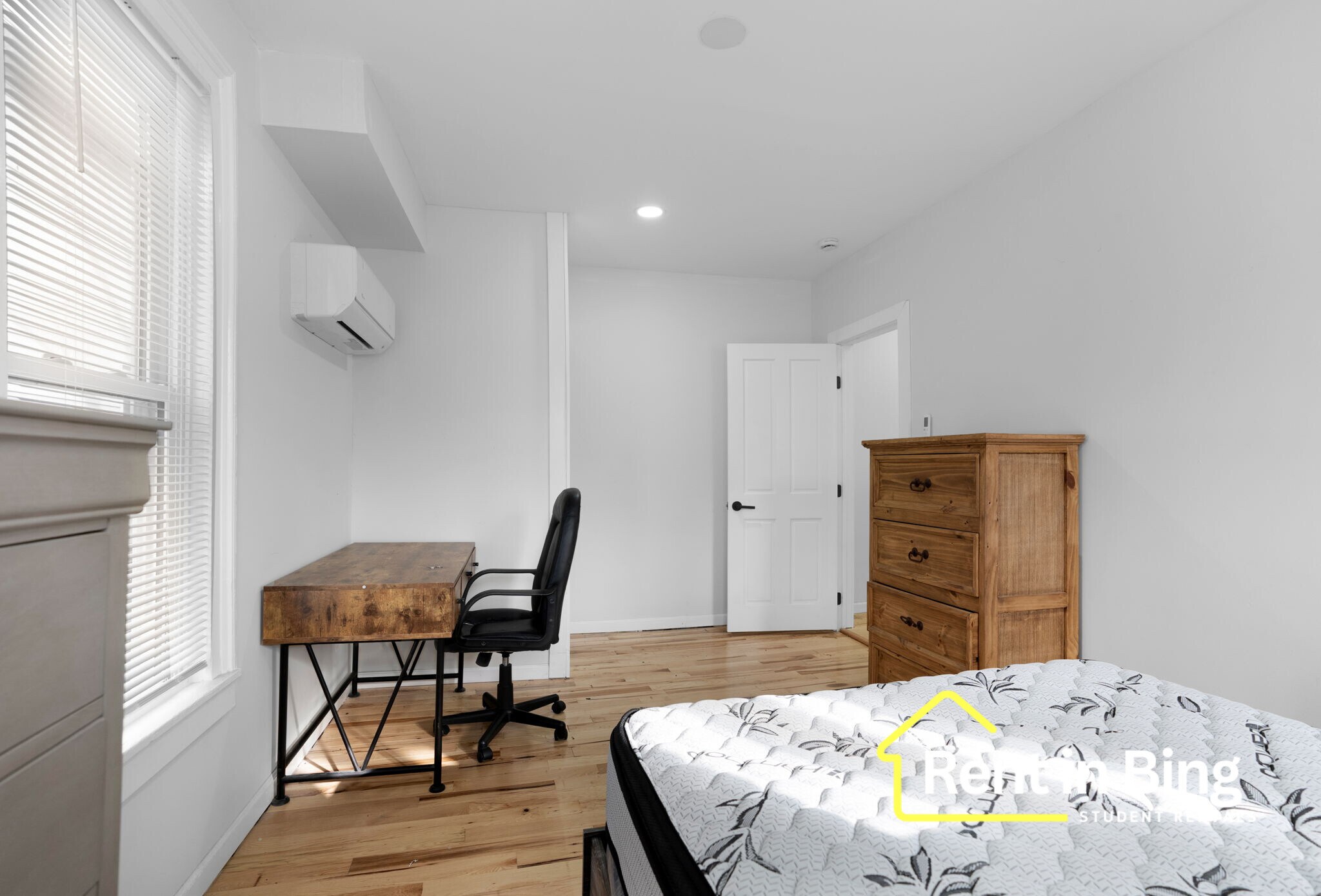 Building Photo - 38 Seminary Ave