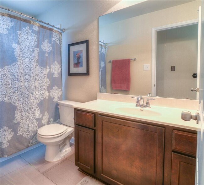 Building Photo - 1412 Willow Vista