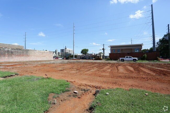 Building Photo - Rock Point Downtown