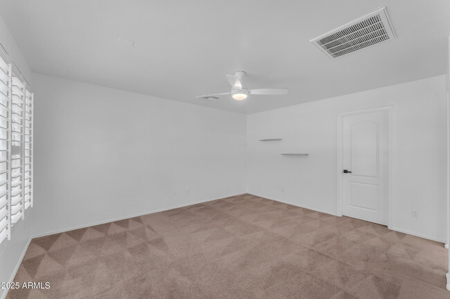 Building Photo - 2318 E Sunland Ave