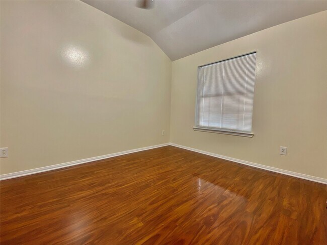 Building Photo - 20334 Linden Tree Dr